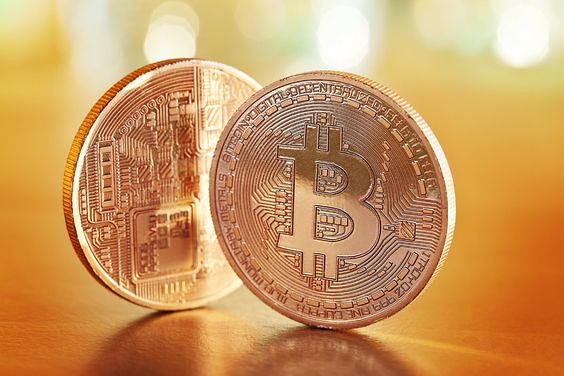 استخراج بیتکوین و یررسی سود و ضررهای احتمالی آن