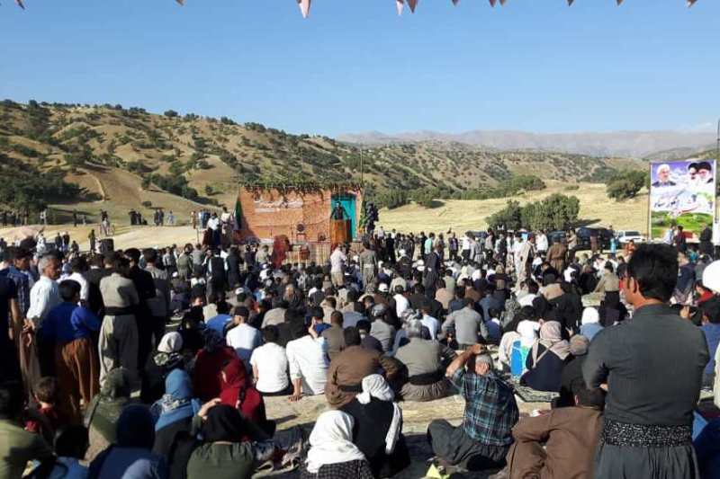 دومین جشنواره انگور سیاە در سردشت برگزار شد دومین جشنواره انگور سیاە در سردشت برگزار شد