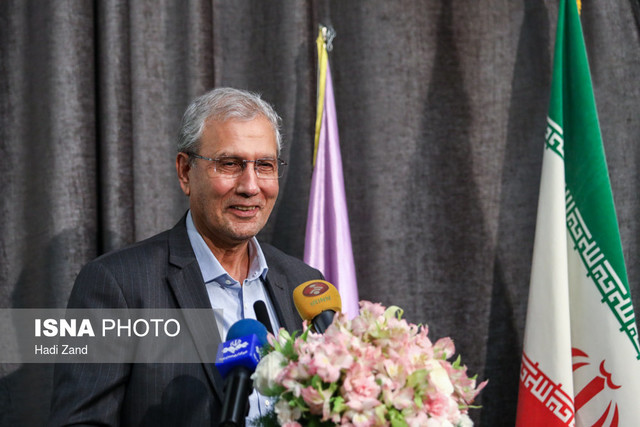 احتمال منتفی شدن استیضاح وزیر کار/جلسه استیضاح متوقف شد دیدار اهالی سینما و تئاتر با وزیر کار