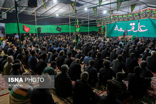 بهرهمندی ۳۰ هزار هیئت از طرح شمیم حسینی طبخ نذری دیزی در هیئت عزاداری «علقمه شهیدیه» در میبد