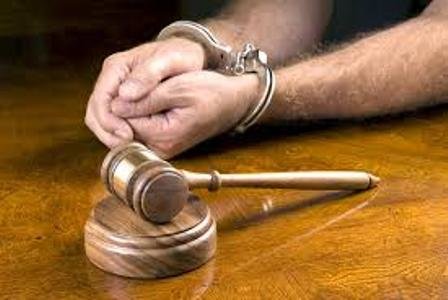 متهم کودک آزاری در کرمانشاه دستگیر شد آرم قضایی