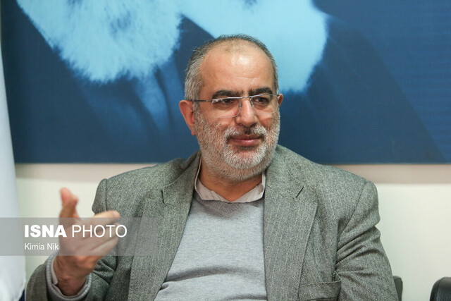 آشنا: مواضع همسو درباره «آرامکو» از دستاوردهای اجلاس سهجانبه آنکارا بود حضور حسامالدین آشنا در ایسنا