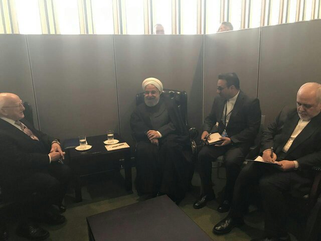 بررسی مهمترین موضوعات دوجانبه و بینالمللی در دیدار روسای جمهوری ایران و ایرلند روسای جمهور ایران و ایرلند در نیویورک با یکدیگر دیدار کردند
