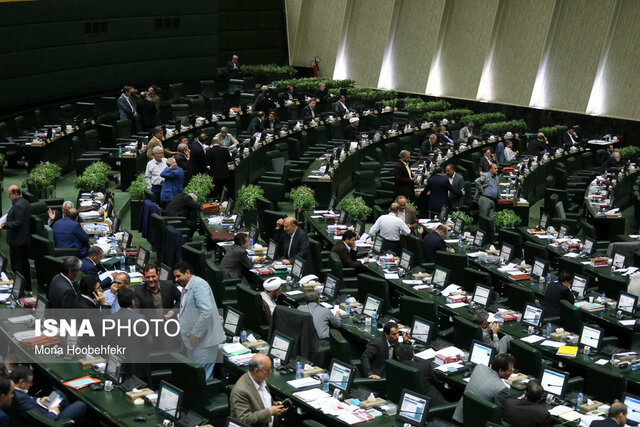 تصویب یک فوریت طرح شفافیت آرای نظام تقنینی صحن مجلس