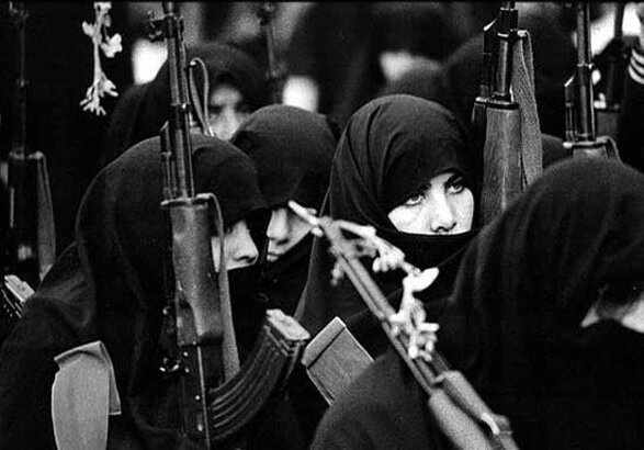 دشمن میداند بانوان عمود خیمه اسلام هستند زنان انقلابی