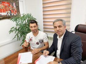 شجاع خلیلزاده سه فصل با پرسپولیس تمدید کرد