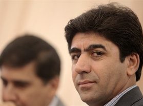 ممبینی: آقای انصاریفرد در سه سال گذشته فدراسیون دوست داشت پرسپولیس قهرمان شود؟/ زاهدیفرد ۵ هفته محروم شد