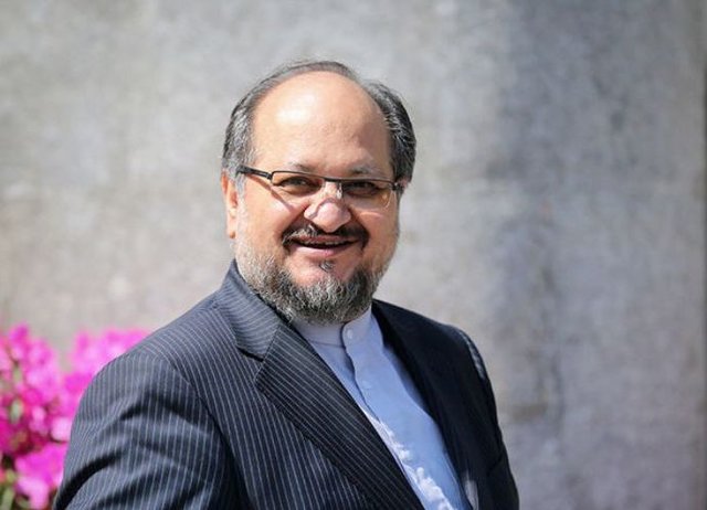 اظهار امیدواری وزیر کار برای حل مسئله احکام کارگران هفت تپه شریعتمداری