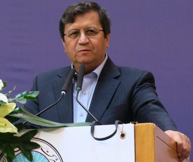 توسعه تکنولوژی و بدهیهای شرکتی چالش آینده بانکداری است همتی