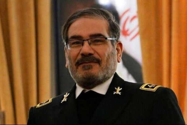 شمخانی: نشانههای افول شیطان بزرگ، بیش از پیش نمایان شده است شمخانی: نشانههای افول شیطان بزرگ، بیش از پیش نمایان شده است