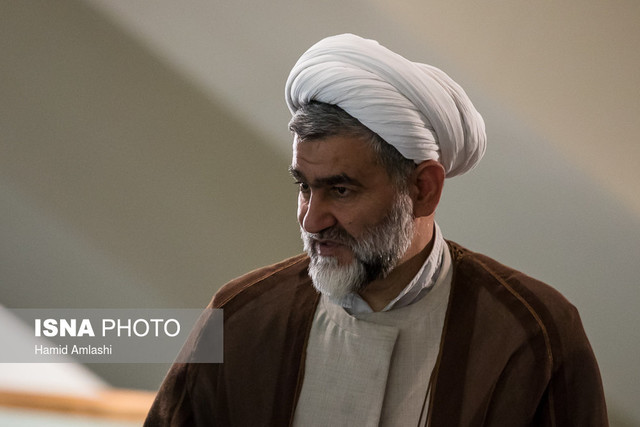 نوروزی: در مبارزه با کرونا پیشگیری را بر درمان مقدم بدانیم نوروزی: در مبارزه با کرونا پیشگیری را بر درمان مقدم بدانیم