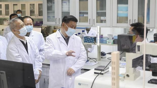 مقایسه حضور قالیباف و دیگر سران کشورها برای حضور در مراکز کرونایی