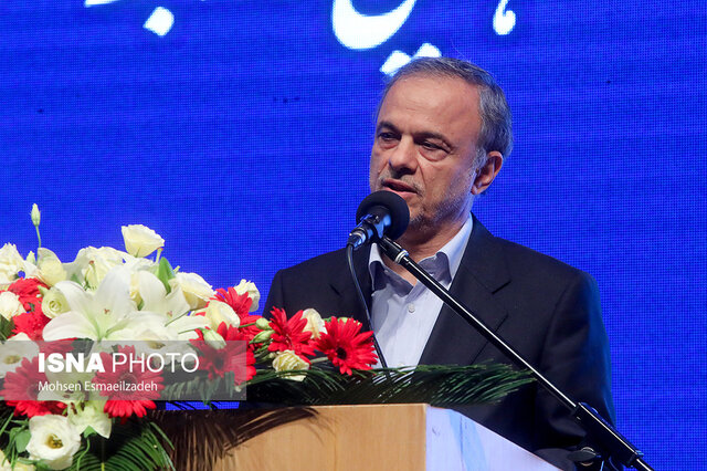 حضور کوتاه وزیر پیشنهادی صمت در صحن علنی و اعتراض برخی نمایندگان به او حضور کوتاه وزیر پیشنهادی صمت در صحن علنی و اعتراض برخی نمایندگان به او