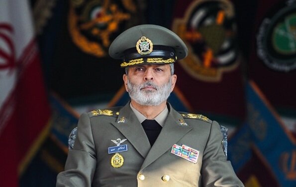سرلشکر موسوی: نیروی دریایی ارتش، استکبار جهانی را دچار ابهام راهبردی کرد سرلشکر موسوی: نیروی دریایی ارتش، استکبار جهانی را دچار ابهام راهبردی کرد