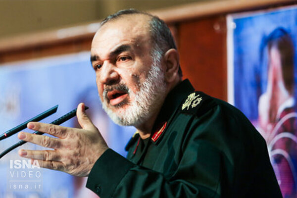 سلامی: سیزده آبان روز پیروزی بزرگ ملت ایران است سلامی: سیزده آبان روز پیروزی بزرگ ملت ایران است