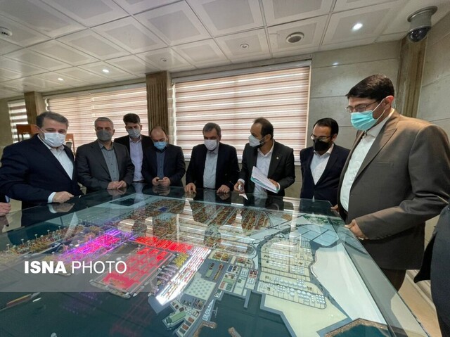 معاون اقتصادی رئیس جمهور از بندر شهید رجایی بازدید کرد معاون اقتصادی رئیس جمهور از بندر شهید رجایی بازدید کرد