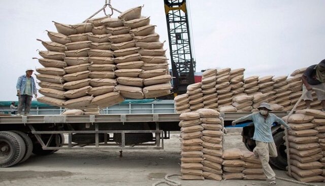 تقدیر یک نماینده مجلس از وزیر اقتصاد برای کاهش قیمت سیمان تقدیر یک نماینده مجلس از وزیر اقتصاد برای کاهش قیمت سیمان