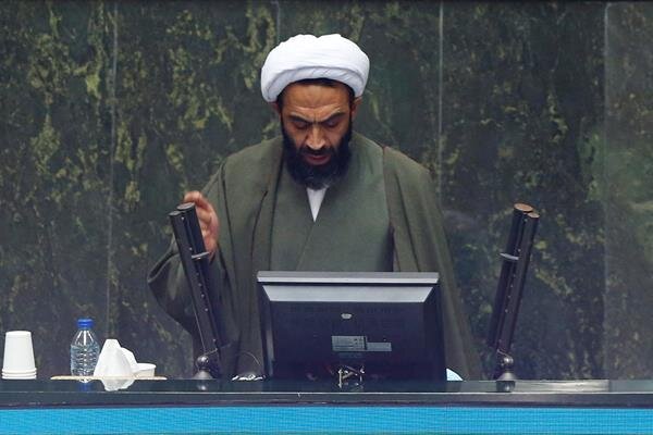 تذکر یک نماینده مجلس به وزارت نیرو برای جبران خسارت خشکسالی کشاورزان اصفهان تذکر یک نماینده مجلس به وزارت نیرو برای جبران خسارت خشکسالی کشاورزان اصفهان