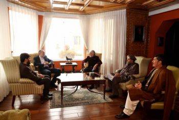 بررسی مذاکرات اخیر تهران در دیدار عبدالله عبدالله با سفیر ایران در کابل