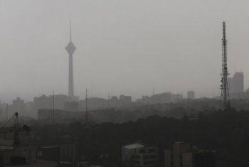 وزارت بهداشت: دی‌اکسید گوگرد در هوای تهران تا ۵ برابر افزایش یافته/ برخی از صنایع اقدام به استفاده از سوخت‌های حاوی گوگرد کرده‌اند
