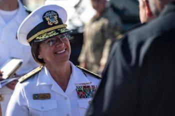 یک زن ، فرمانده نیروی دریایی امریکا می شود