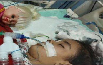 آوا، دختربچه ۴ ساله ارومیه‌ای بر اثر شکنجه نامادری درگذشت، به خاک سپرده شد