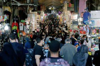 فشار بازار شب عید بر گرده کارگران است