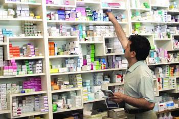 سود افزایش قیمت دارو در جیب بانک‌ها!/ قوانین عجیب ارز دولتی در حوزه سلامت