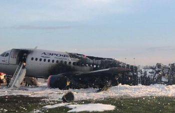 آتش گرفتن هواپیمای مسافربری در فرودگاه مسکو