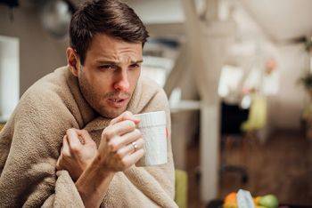چگونه امیکرون را از سرما خوردگی تشخیص دهیم؟