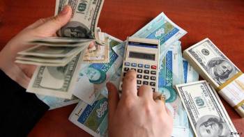 کارشکنی برخی بانک ها در خرید ارز صادراتی
