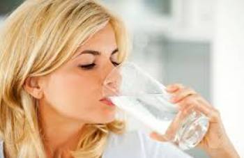  نوشیدن آب گرم و  خواص معجزه آسای آن