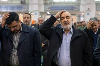 تصاویر / فرمانده سپاه پاسداران با لباس شخصی در نماز جمعه دیروز تهران