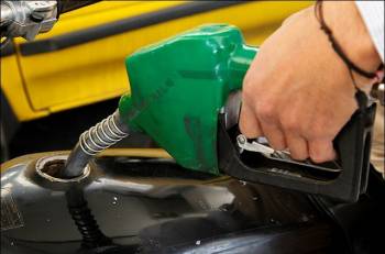 مخالفت سران قوا با افزایش قیمت بنزین