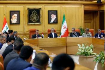 وزیر کشور: تفاهم‌نامه ایران و عراق به برگزاری باشکوه‌تر اربعین کمک می‌کند