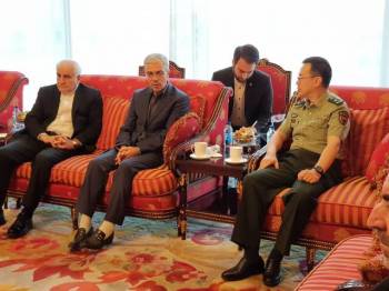 رئیس ستاد کل نیروهای مسلح ایران وارد پکن شد