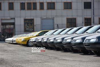 حدود 300 هزار تعهد معوقه خودروسازان به مشتریان