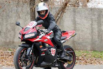 اعتراض پلیس به حکم دیوان درباره گواهینامه موتور سیکلت زنان