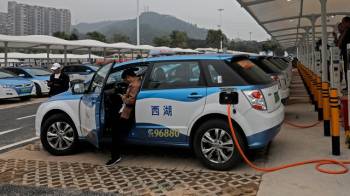 نوسانات شدید استقبال از خودروهای برقی در چین