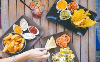 آیا مصرف غذا‌های رستورانی در دوران همه گیری کرونا خطرناک است؟