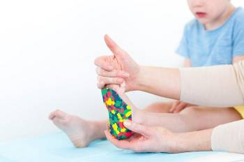 صافی کف پای کودک چه زمانی نیازبه درمان دارد؟