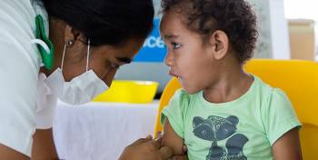 کودکان تا سال آینده علیه کرونا واکسینه می‌شوند