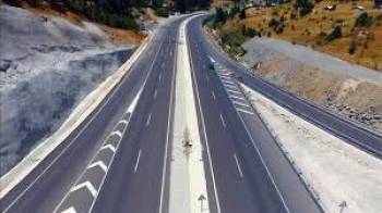 اجرای 9 طرح ملی در حوزه راه اردبیل / احداث 300 کیلومتر بزرگراه