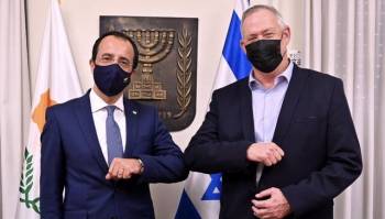 ادعاهای وزیر جنگ اسرائیل علیه ایران در دیدار با وزیر خارجه قبرس