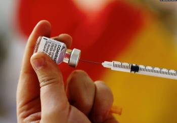 آیا افرادی که واکسن تزریق می کنند ناقل هستند؟