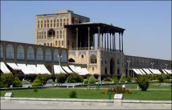 عالی قاپو از جاذبه های گردشگری اصفهان