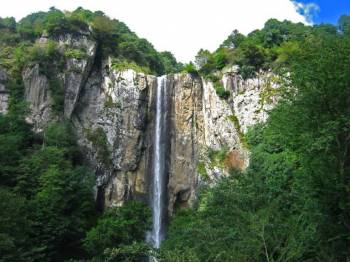 گردشگری - آبشار لاتون در آستارا 
