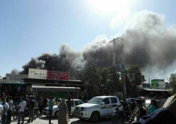 مهار نسبی آتش سوزی در بخشی از بازار قدیم درگهان قشم/هفت مصدوم در محل درمان شدند